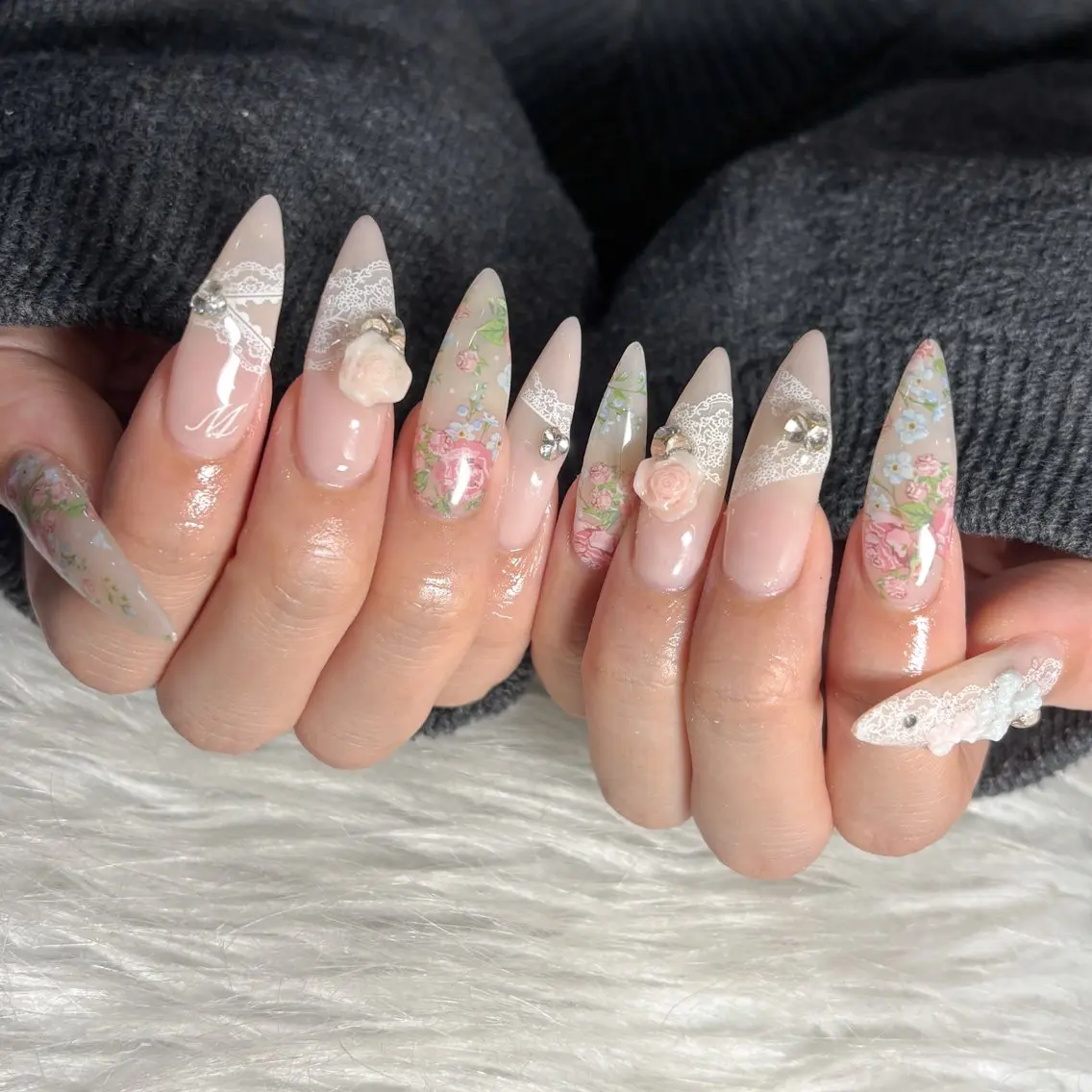 ネイル ハンドネイル LAVISH manaのネイルデザイン