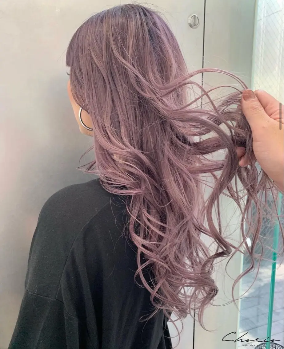 ロング カラー ラベンダーカラー ピンクカラー ピンクラベンダー ヘアカラー トリートメント CHERIEブリーチ ダブルカラー 天神のヘアスタイル