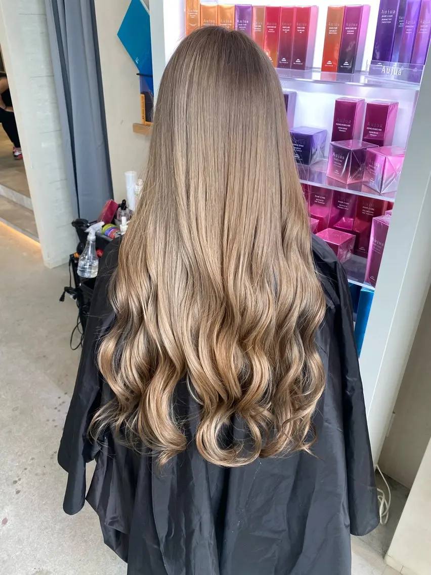 カラー ベージュカラー ダブルカラー ヘアカラー 才田 まりなのヘアスタイル