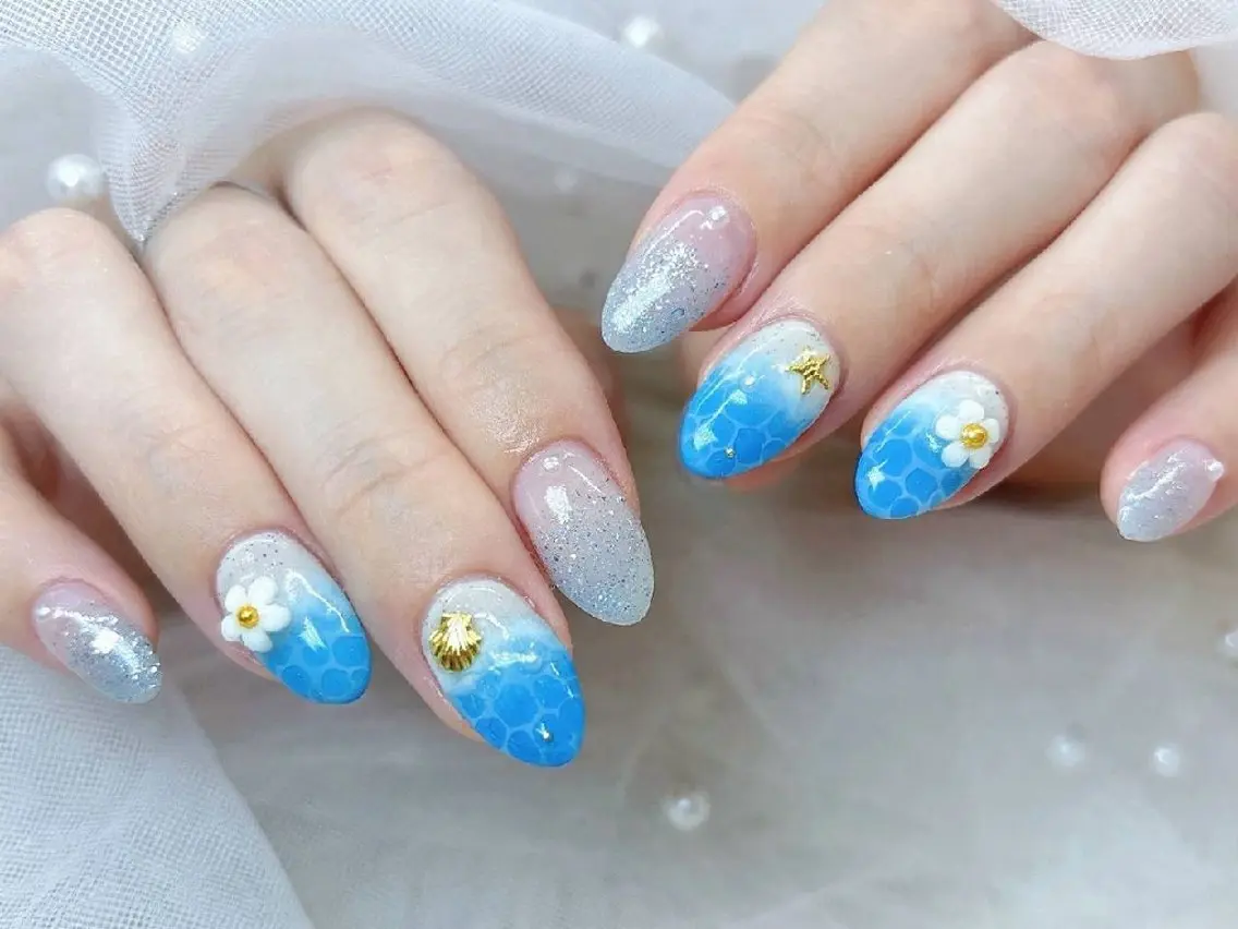 ネイル 長さ出し ジェルネイル キラキラネイル ラメ(グリッター) ニュアンスネイル Chouette Nailのネイルデザイン