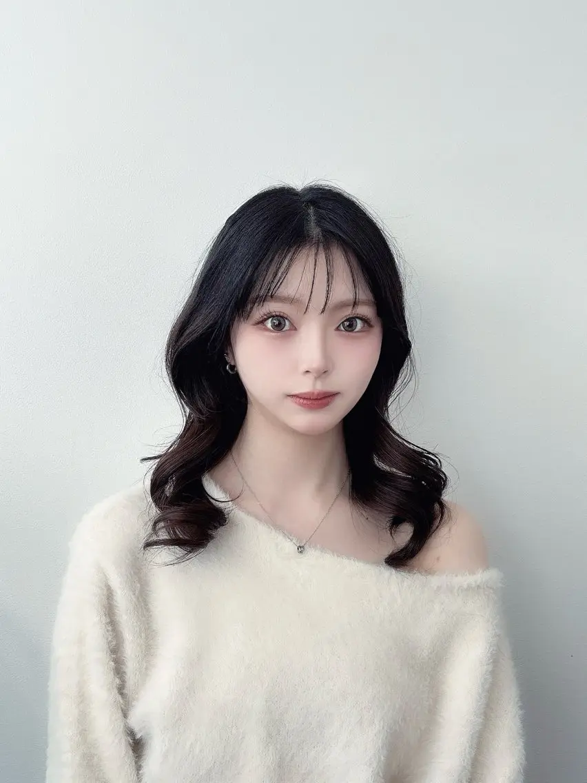 セミロング 韓国風ヘア 若井 春実のヘアスタイル