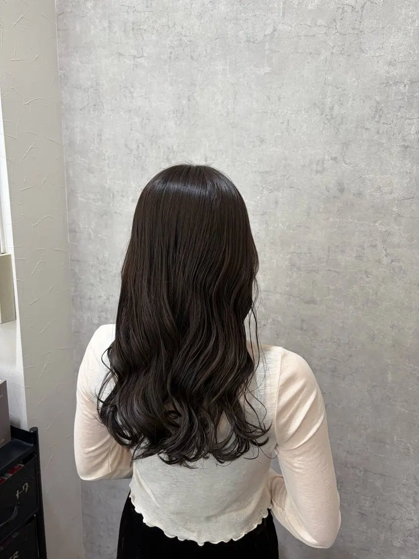 ロング カット ヘアカラー トリートメント 艶髪/透明感カラー 下山 萌華のヘアスタイル