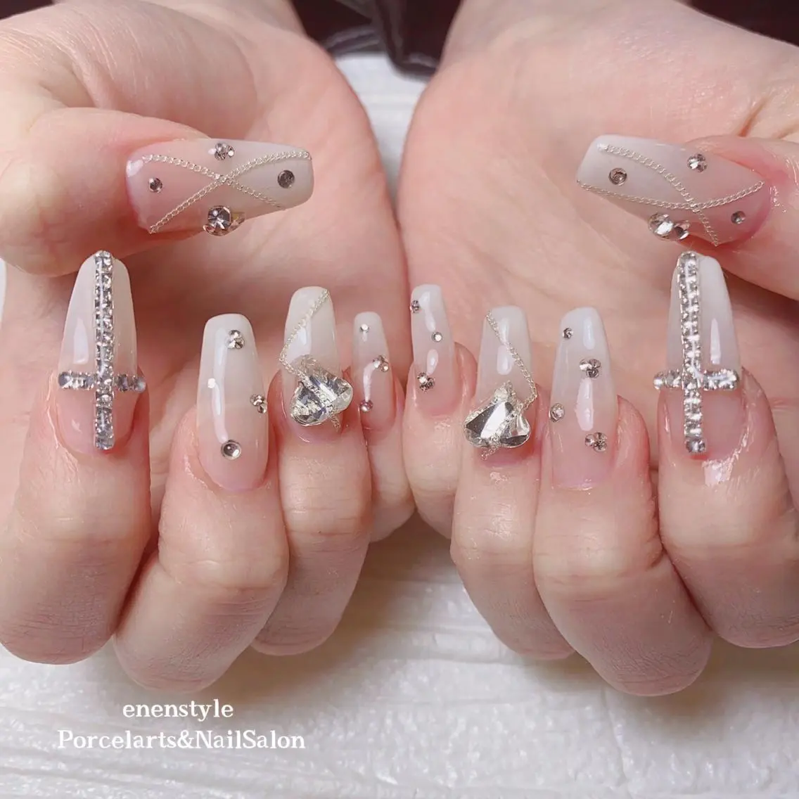 ミディアム ネイル 🐾enen style 🐾のネイルデザイン