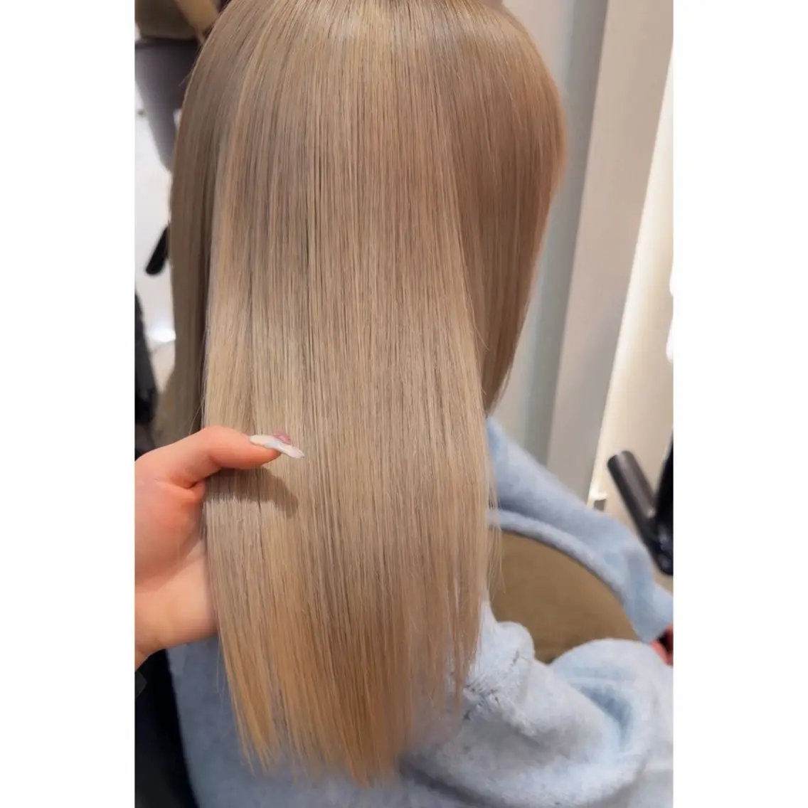 セミロング カラー ベージュカラー ミルクティーベージュ カット ヘアカラー トリートメント beaute錦糸町 🦖⋆͛yuka💚のヘアスタイル