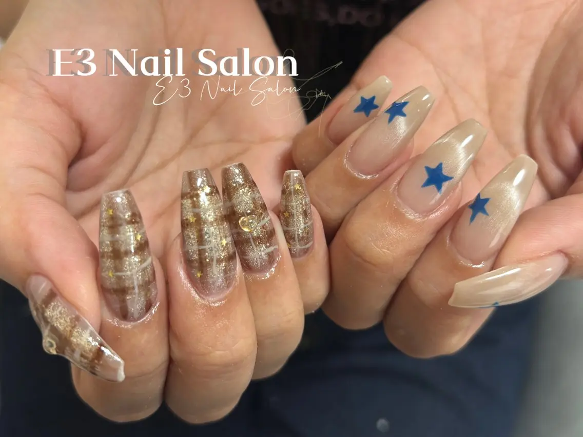 ネイル オーロラネイル フレンチネイル ジェルネイル ガラスフレンチ キラキラネイル ハンドネイル E3 Nail Salonのネイルデザイン