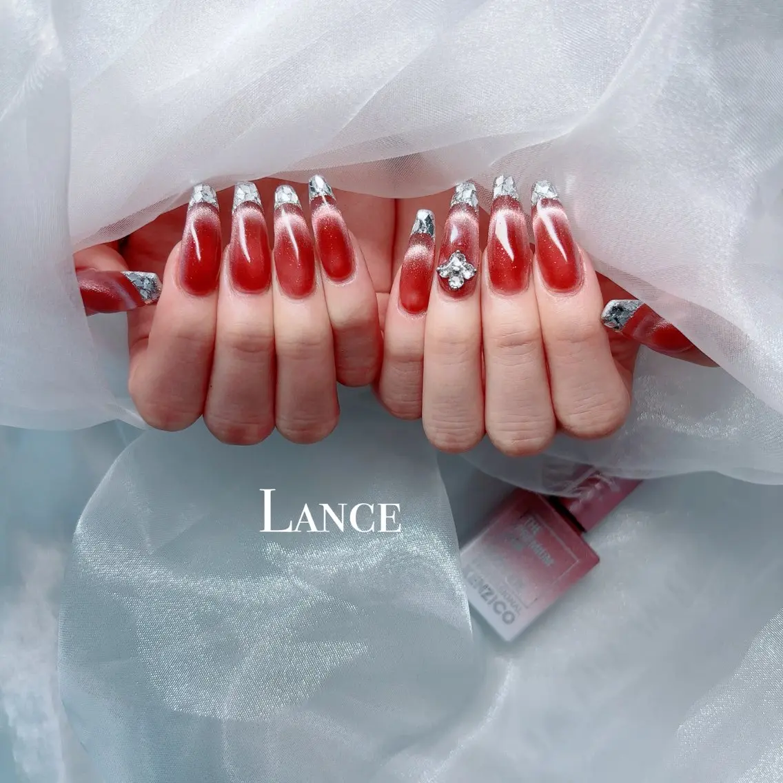ネイル オーロラネイル キラキラネイル 韓国ネイル 春ネイル ワンホンネイル ハンドネイル Lance nailのネイルデザイン