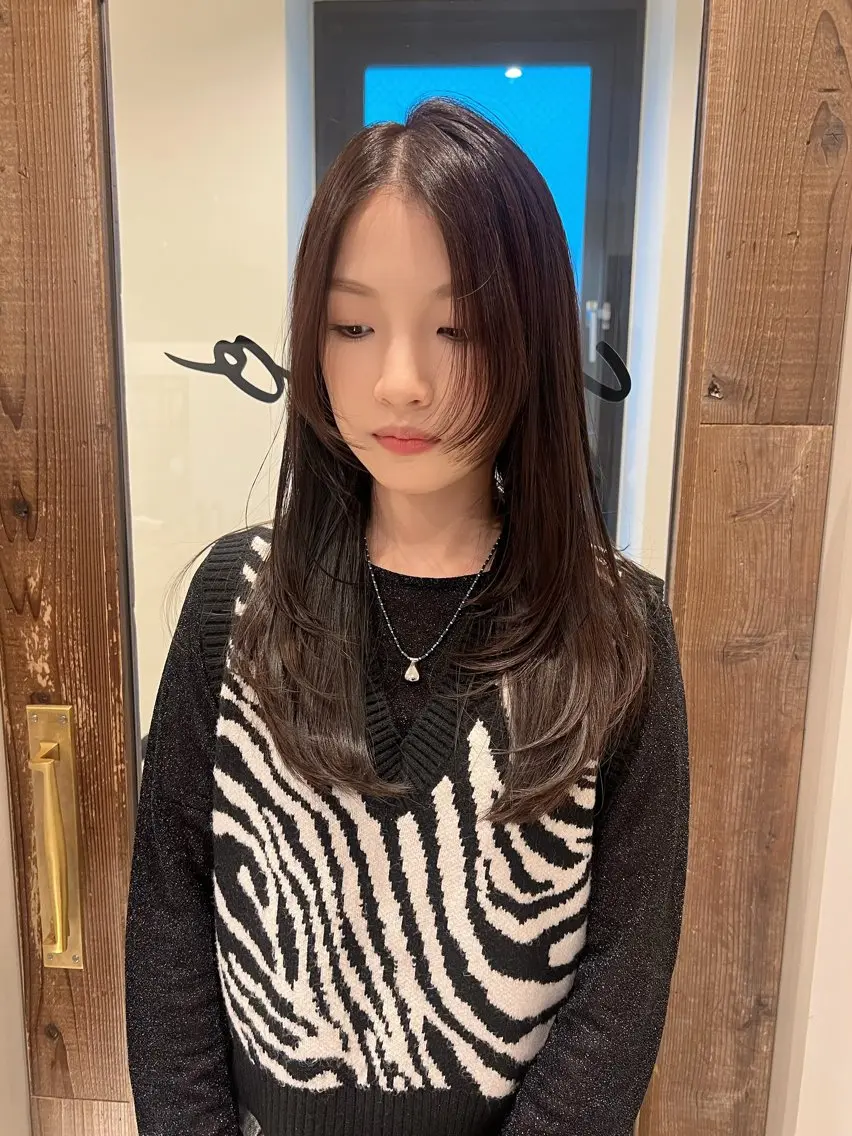 ロング カラー レイヤーカット カット ヘアカラー トリートメント 工藤 梨花のヘアスタイル