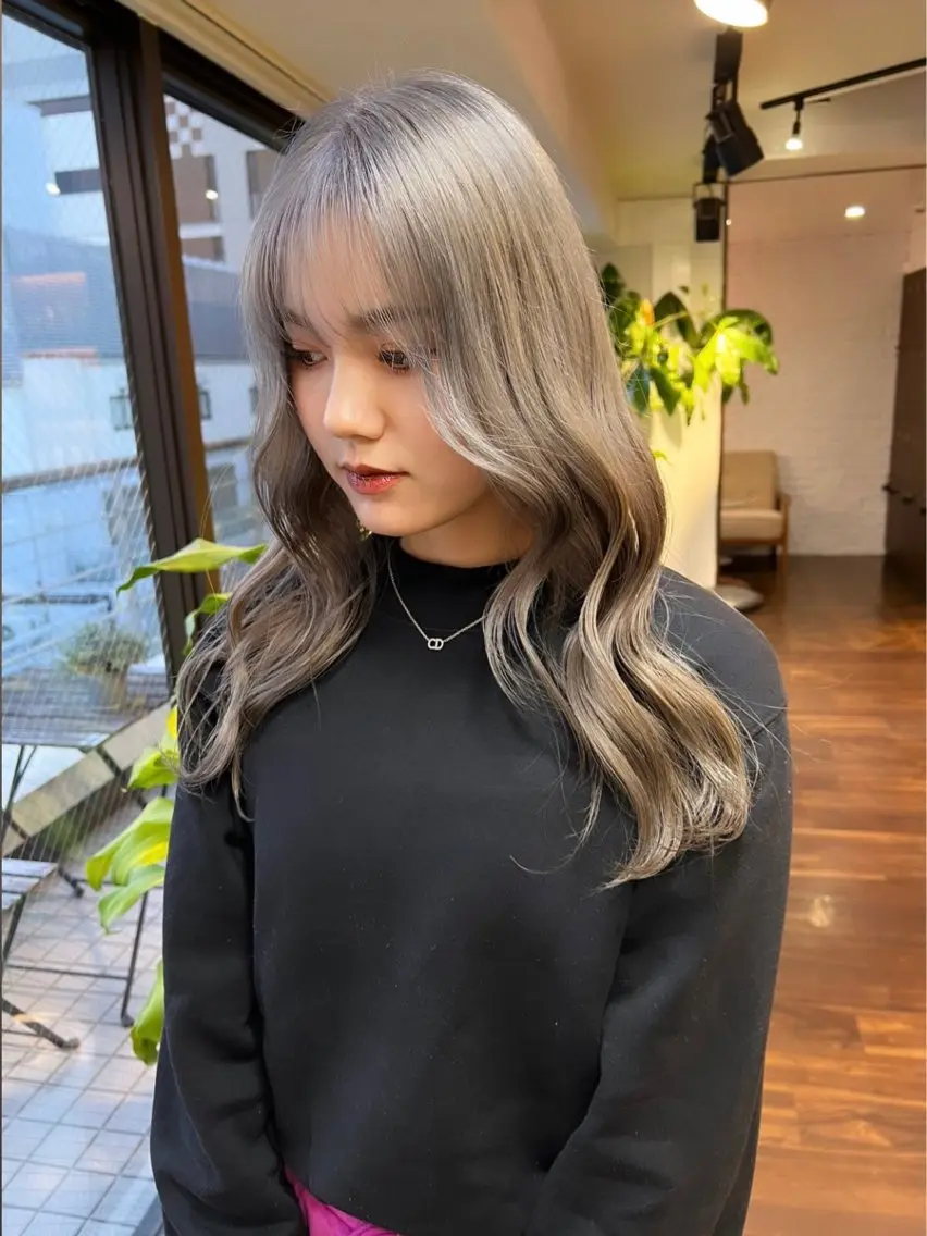 ロング カラー ブリーチ ケアブリーチ 透明感カラー デザインカラー ダブルカラー ハイトーン/ボブ 🎀sonokaのヘアスタイル