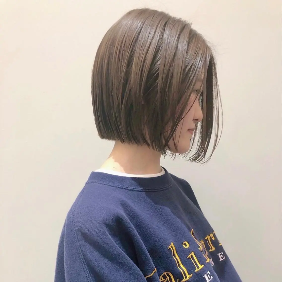 ショート カラー ベージュカラー ボブ カット ヘアカラー トリートメント 角田 翔太郎のヘアスタイル