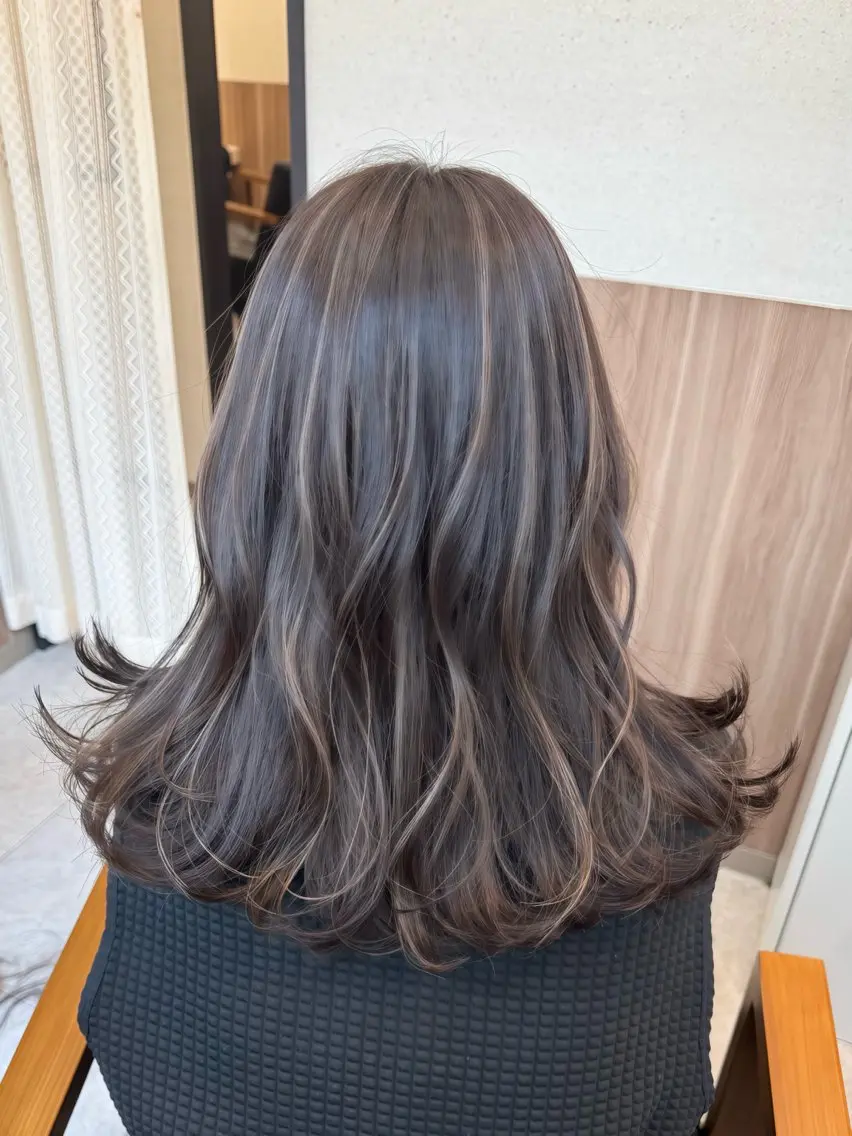 ミディアム カラー グレージュ ハイライトカラー ハイライト カット ヘアカラー ハイライト/髪質改善 裕樹のヘアスタイル