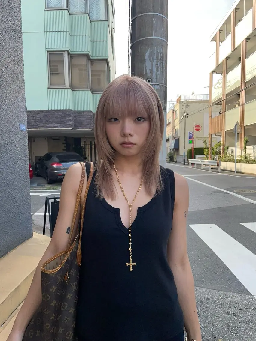 ミディアム カラー カット ヘアカラー H I ＮＡのヘアスタイル