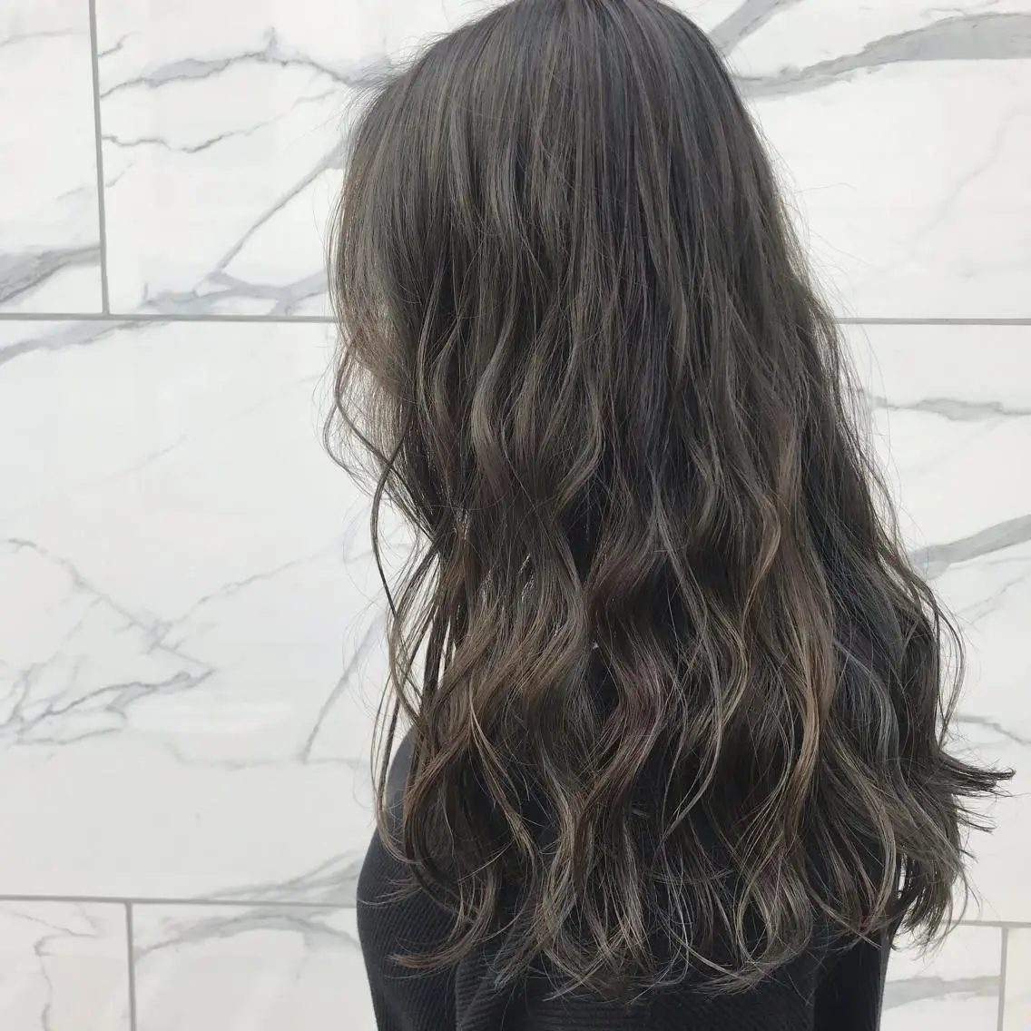 ロング カラー ブルーカラー ブルージュ ハイライトカラー ハイライト 韓国ヘア☁️ mitsukiのヘアスタイル