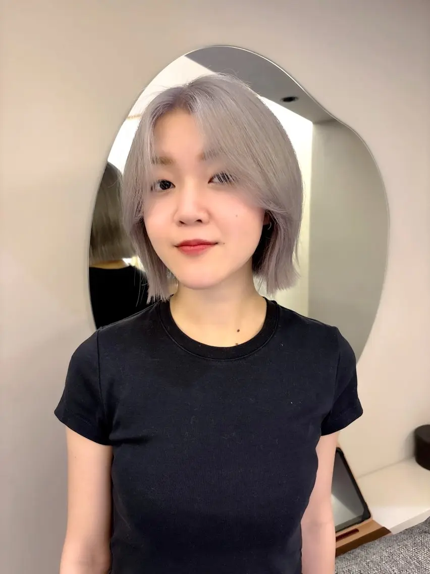 ミディアム カラー ヘアカラー yiye shioriのヘアスタイル