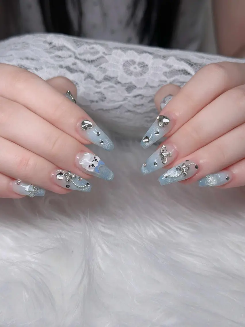 ネイル オーロラネイル フレンチネイル ジェルネイル ハロウィン キラキラネイル ハンドネイル H.baby Nail Salonのネイルデザイン