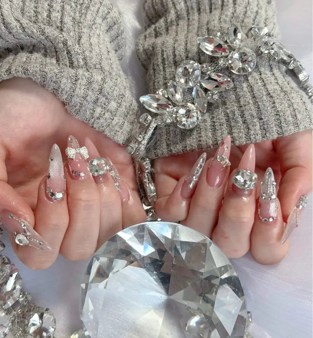 ネイル オーロラネイル クリアネイル フラッシュネイル ジェルネイル グラデーション ハンドネイル ZUZU AMEE NAILのネイルデザイン