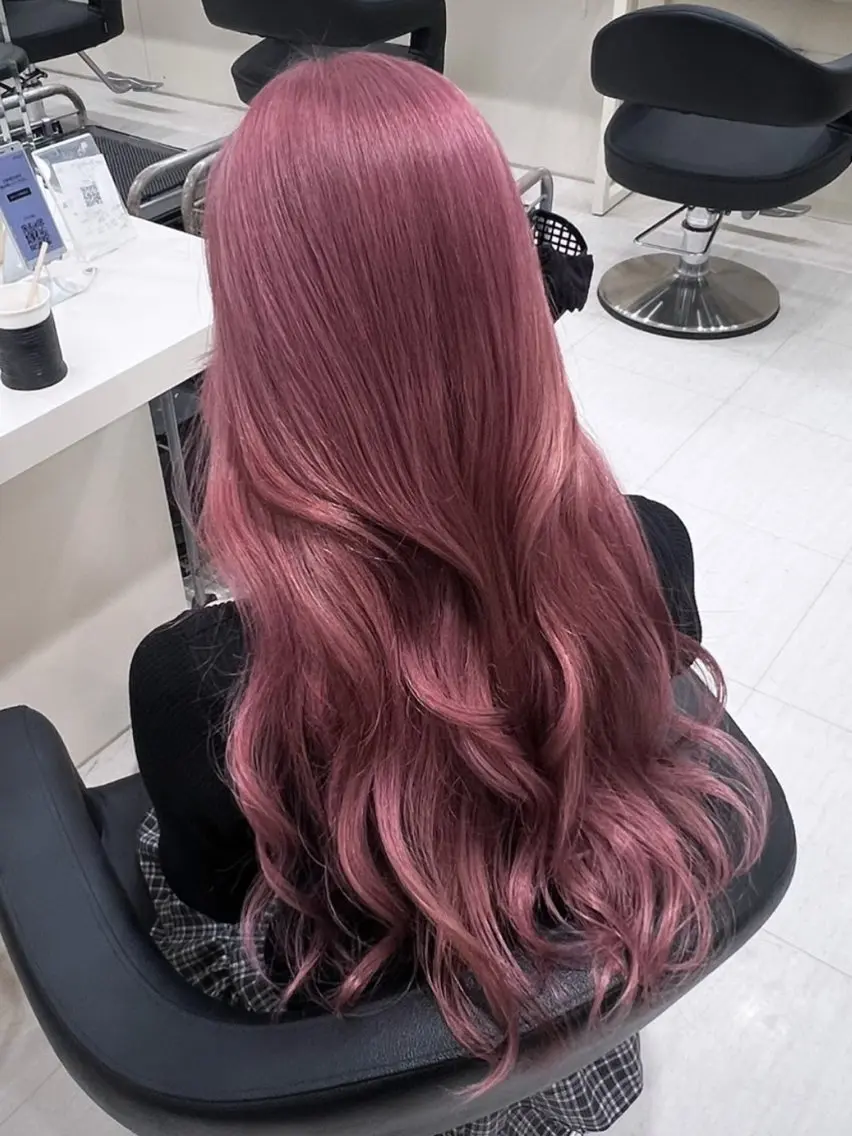 ロング カラー ヘアアレンジ ヘアカラー 韓国レイヤー&ピンク 艶髪🩶maikoのヘアスタイル