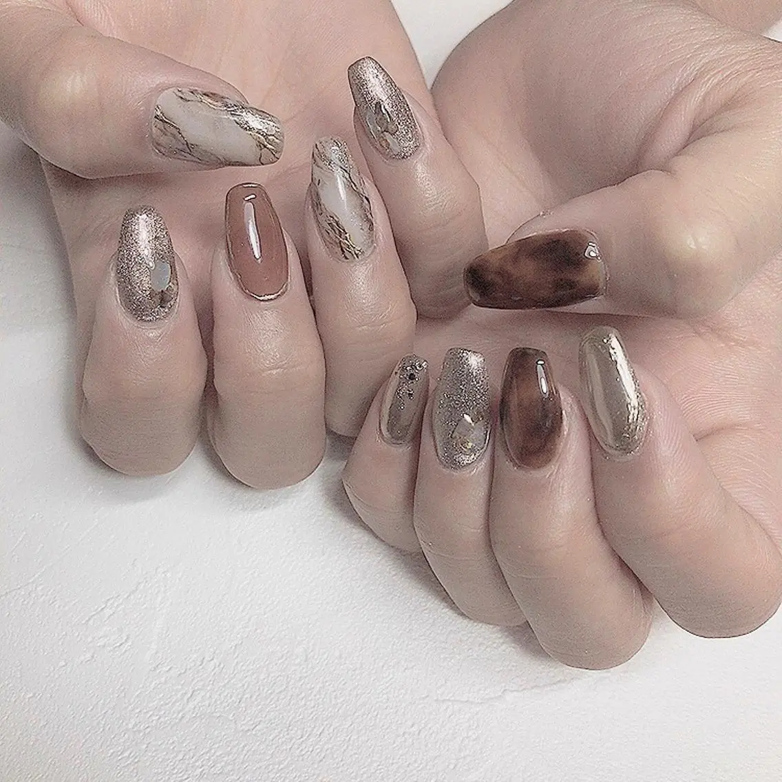 ネイル べっ甲ネイル ニュアンスネイル ハンドネイル Room nailのネイルデザイン