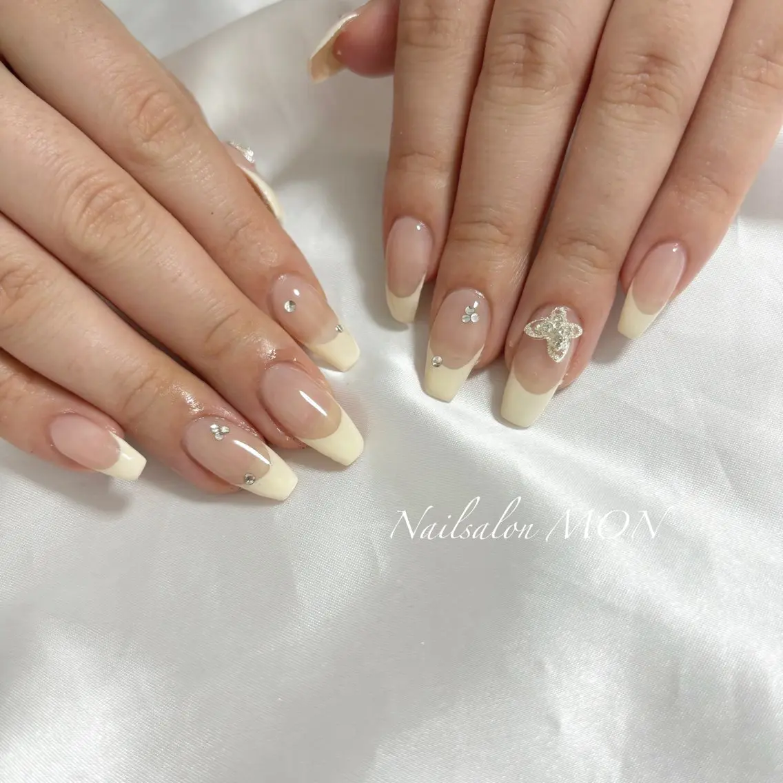 ネイル ストーンネイル ハンドネイル Nailsalon MONのネイルデザイン