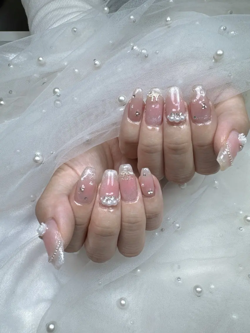ネイル アートネイル チークネイル ドット フットネイル フレンチネイル ハンドネイル Queeens nailのネイルデザイン
