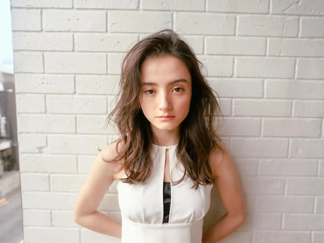 セミロング カラー パーマ ヘアアレンジ アディクシーカラー アッシュ バレイヤージュ ベージュカラー ブリーチ newi grande 横浜店のヘアスタイル