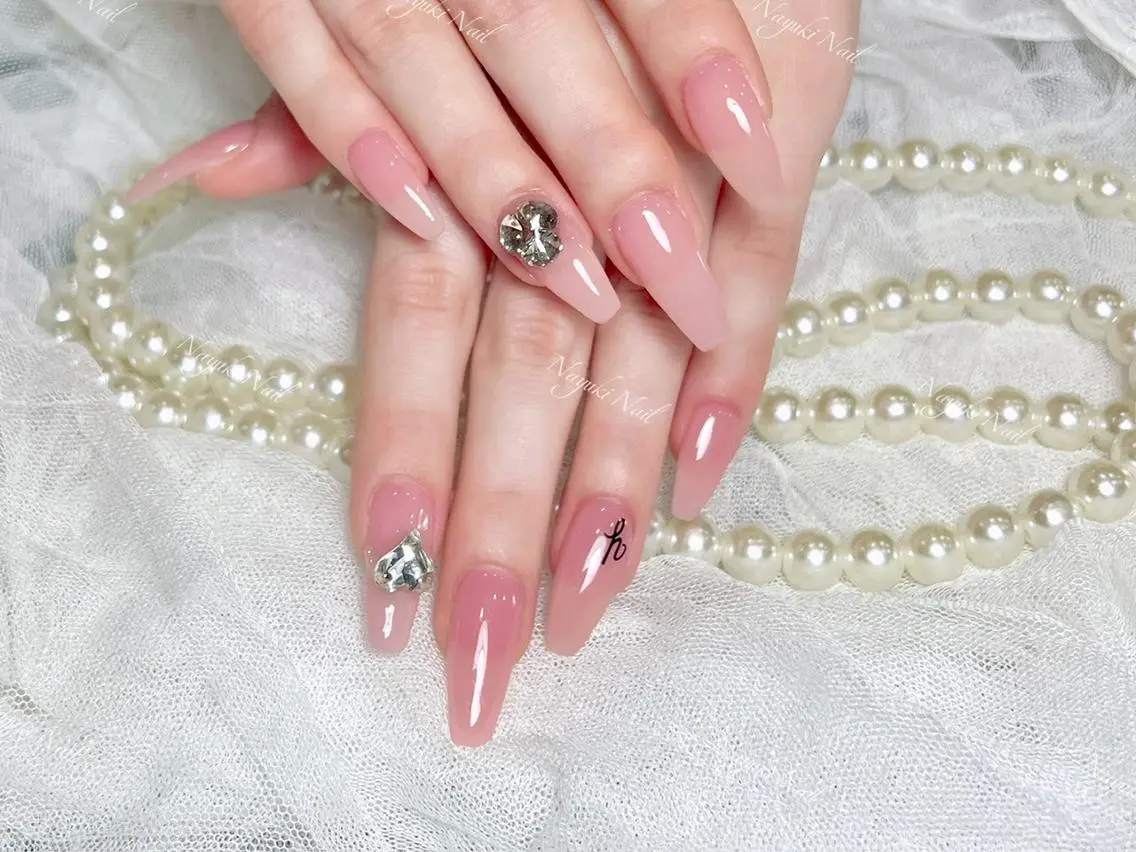 ネイル 🦋 Queenieのネイルデザイン