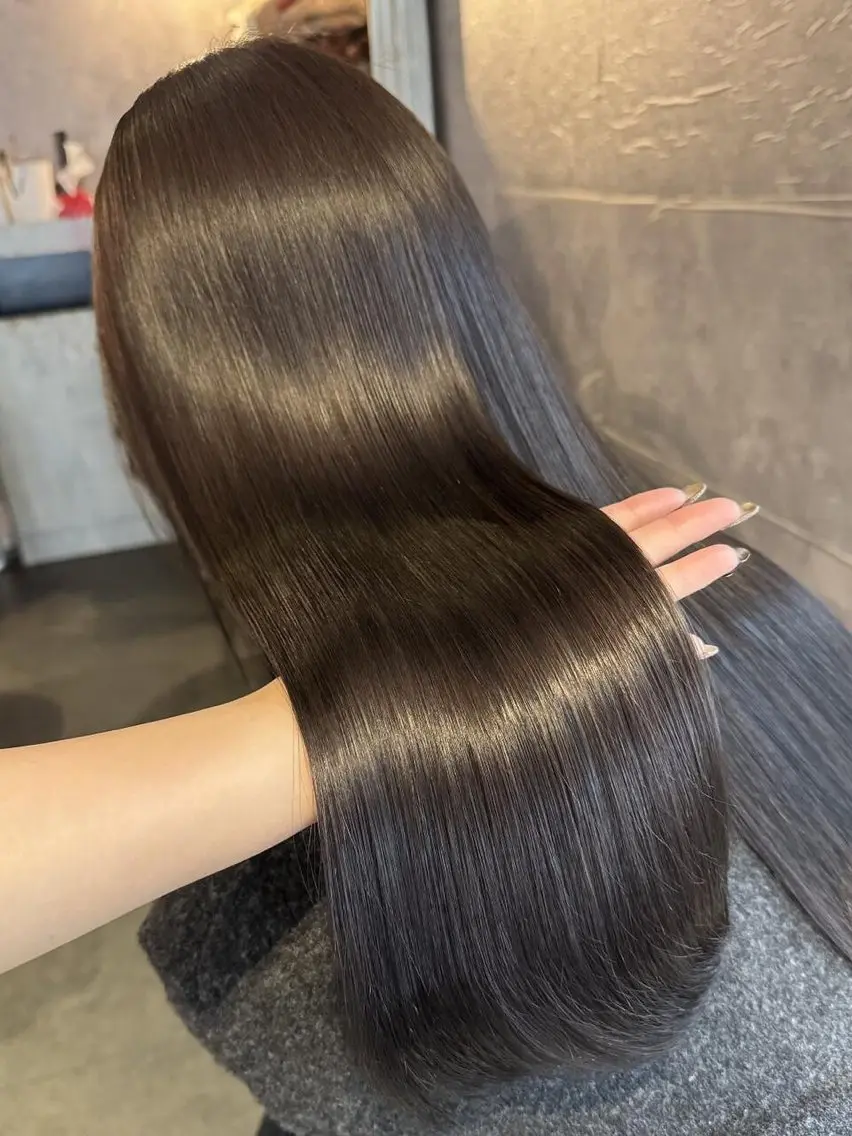 ロング カラー ブラウンカラー オリーブブラウン 相澤 咲希のヘアスタイル