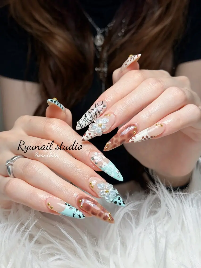 ネイル アートネイル ジェルネイル マグネットネイル ニュアンスネイル シンプルネイル ハンドネイル Ryu Nail NekoChanのネイルデザイン