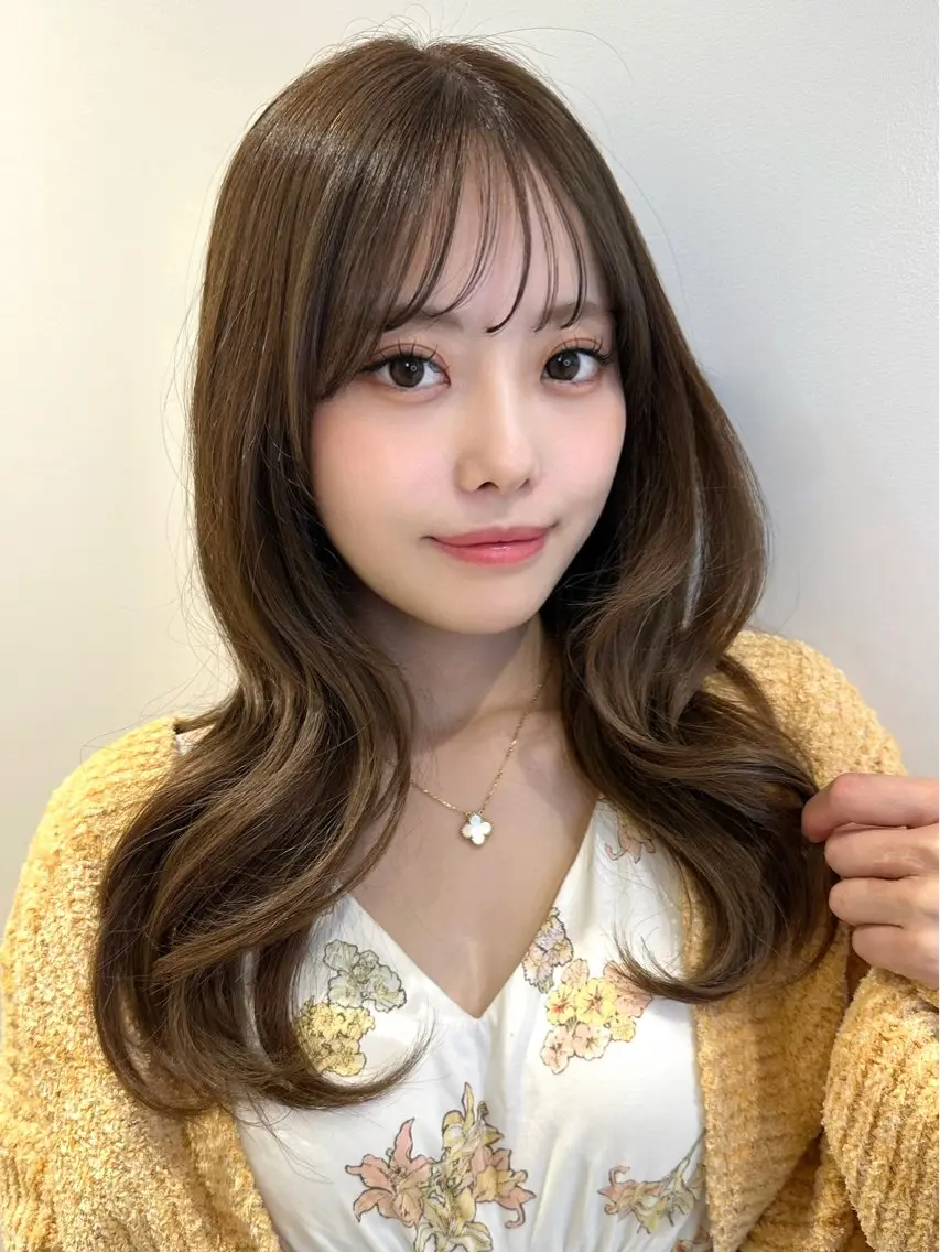 セミロング カラー パーマ ベージュカラー くびれヘア 髪質改善 韓国風ヘア 似合わせカット Director山村 実和子のヘアスタイル