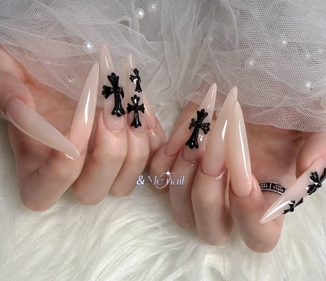 ネイル ハンドネイル &ME ネイルサロンのネイルデザイン