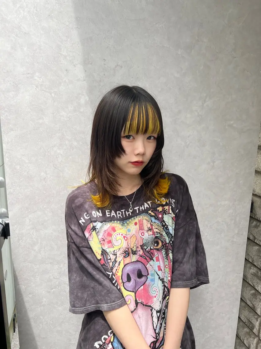 ミディアム イエローカラー 羽エクステ/ブリーチ ⭐️KENJI⭐️のヘアスタイル