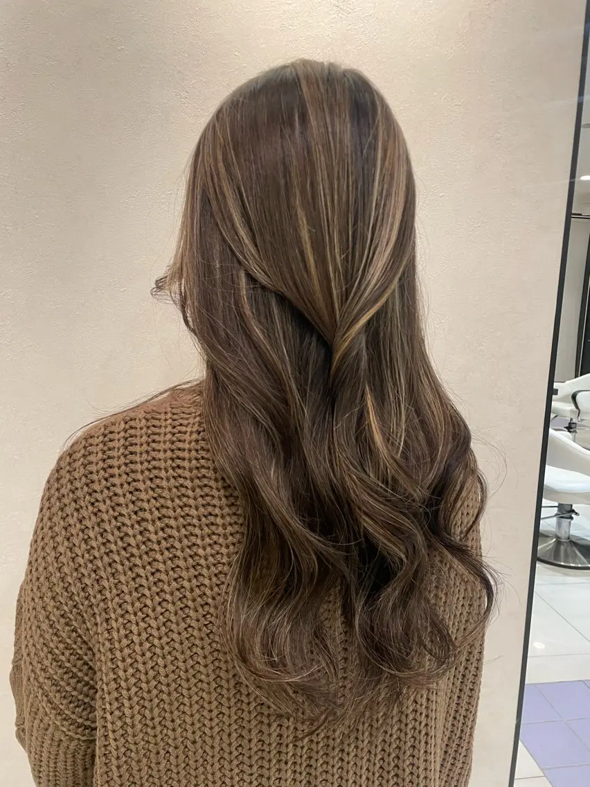 ロング カラー カット ヘアカラー 石坂 瀬音のヘアスタイル
