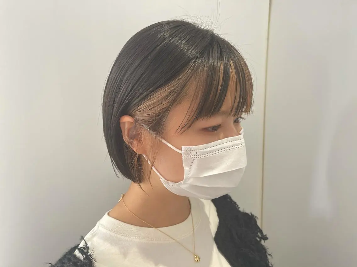 ショート カラー ミストバング  フェイスフレーミング 中東 真子のヘアスタイル