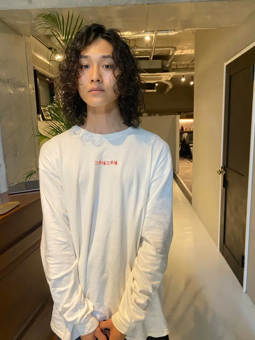 ミディアム パーマ メンズ ミディアムパーマ メンズパーマ カット パーマ 🧼柴田 健太郎🧼のヘアスタイル