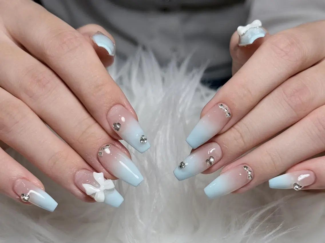 ネイル アニマル柄 オーロラネイル チークネイル フラッシュネイル ジェルネイル NaMi Belle Nailのネイルデザイン