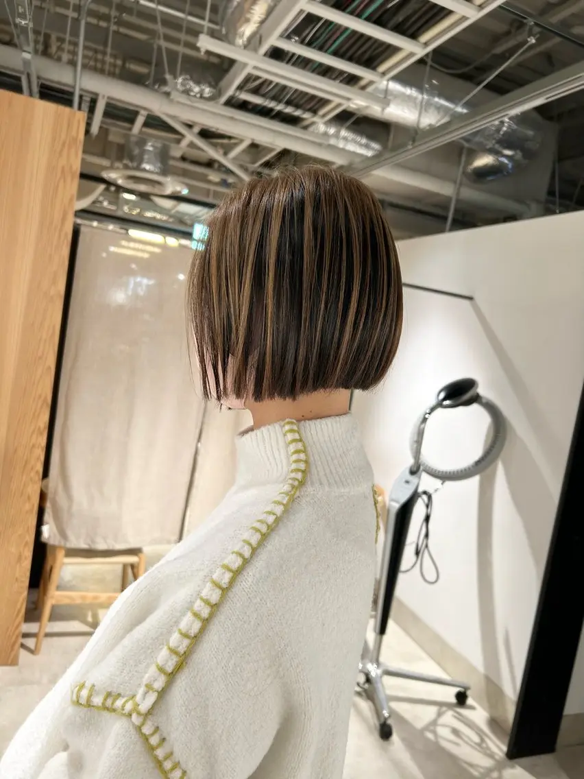 ショート カラー ブリーチ デザインカラー カット ヘアカラー トリートメント スキバサミを使わない カット🌼唯🌼のヘアスタイル
