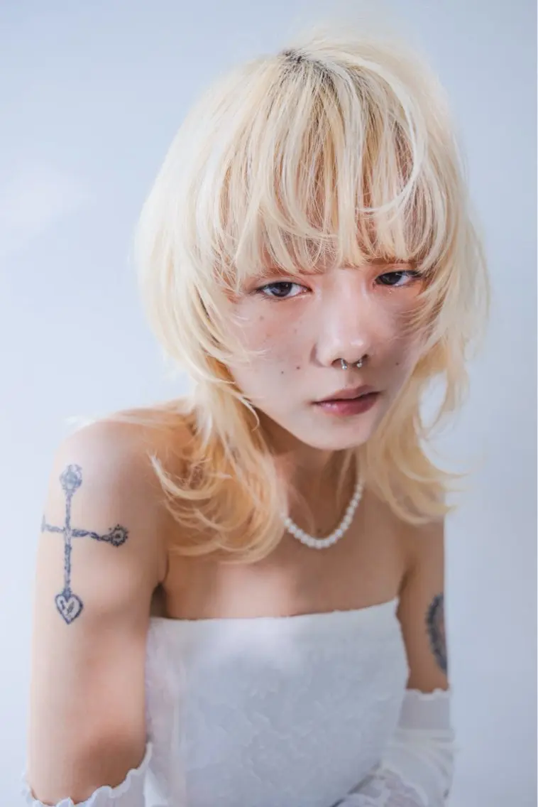 ロング カラー 黒髪 ブリーチ ブロンド ホワイトブロンド ヘアカラー 似合わせパーマ/ 山本銀次郎のヘアスタイル