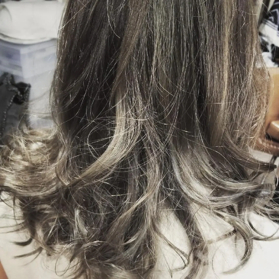 ロング カラー アディクシーカラー バレイヤージュ 外国人風カラー レイヤーカット spa hair ark 富井直美のヘアスタイル