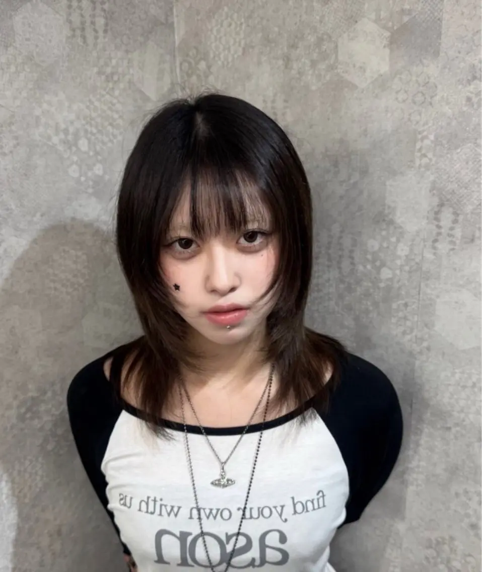 ミディアム ウルフカット 佐々木 哲太のヘアスタイル
