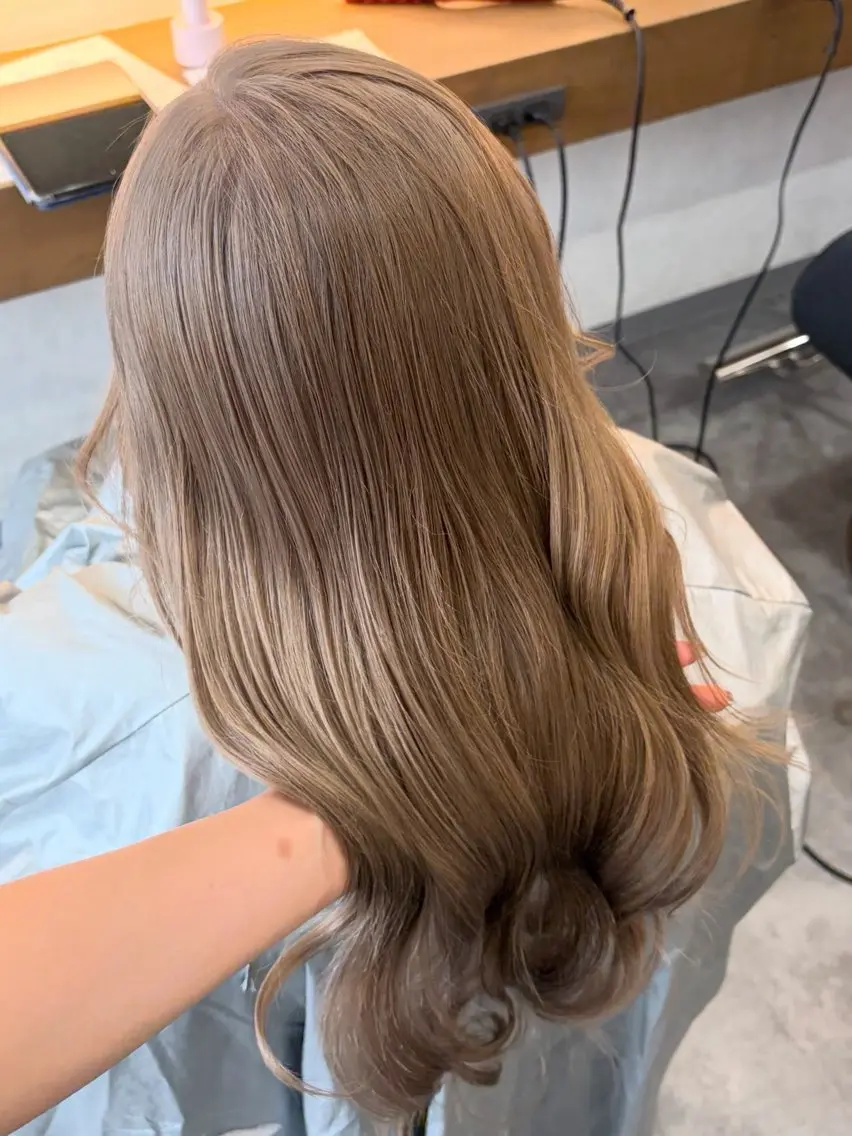 ロング カラー ヘアアレンジ ベージュカラー ミルクティーベージュ ヘアカラー 郡山/透明感カラー /馬場アンドレアのヘアスタイル