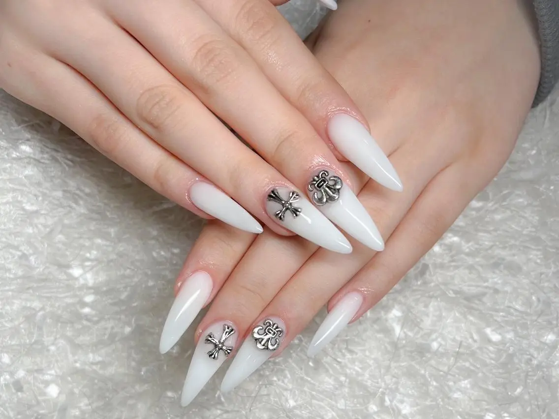 ネイル 長さ出し フレンチネイル ジェルネイル グラデーション 韓国ネイル ハンドネイル Nail&eye Belire 新宿のネイルデザイン