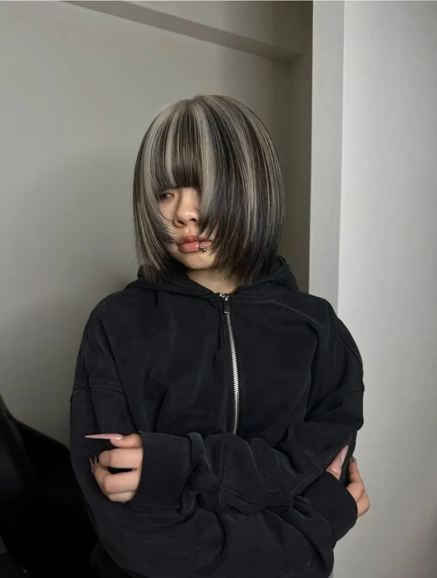 ショート カラー 大人な抜け感レイヤー remi🖤のヘアスタイル