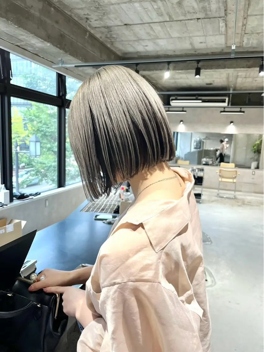 ショート ヘアカラー VIEWS / 実葉のヘアスタイル