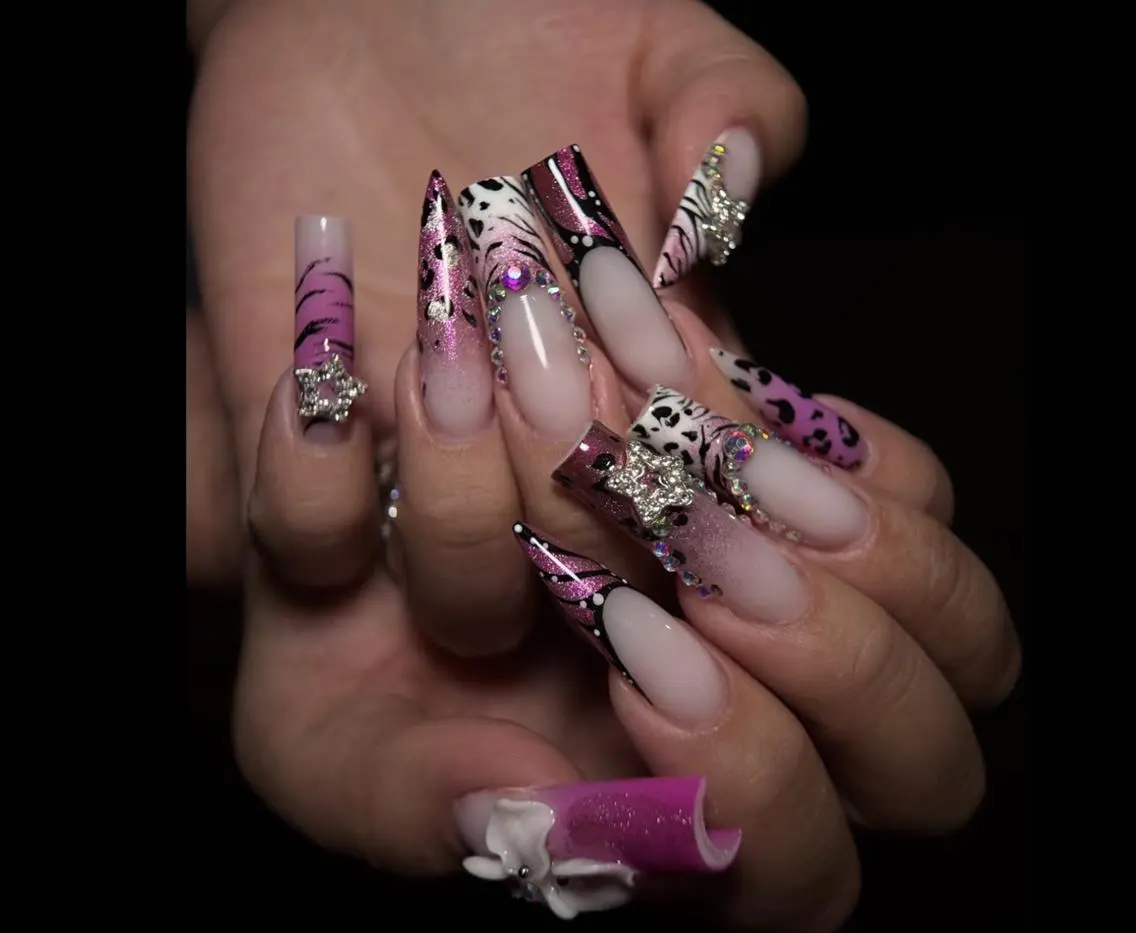 ネイル アートネイル チークネイル ドット フットネイル フレンチネイル ハンドネイル Mika Nailsのネイルデザイン