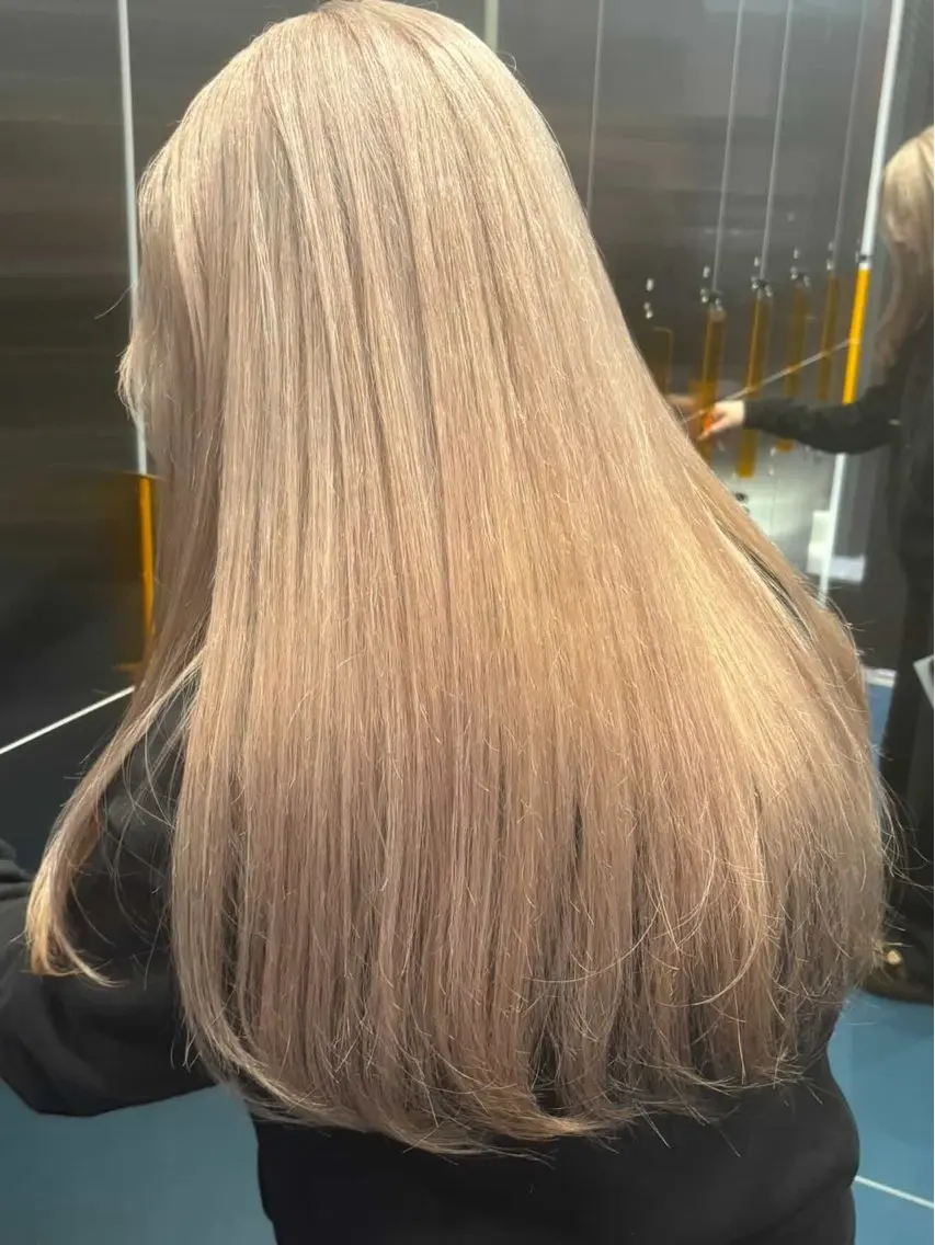 ロング カラー ベージュカラー ミルクティーベージュ カット ヘアカラー 原宿パーマ・カラー 小原隼人のヘアスタイル