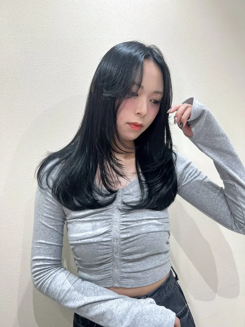 セミロング カラー ヘアアレンジ 髪質改善 似合わせカット 小顔カット カット トリートメント レイヤーカット🤍 RINAのヘアスタイル