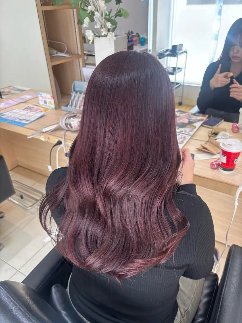ロング ヘアカラー 松岡 ひなののヘアスタイル