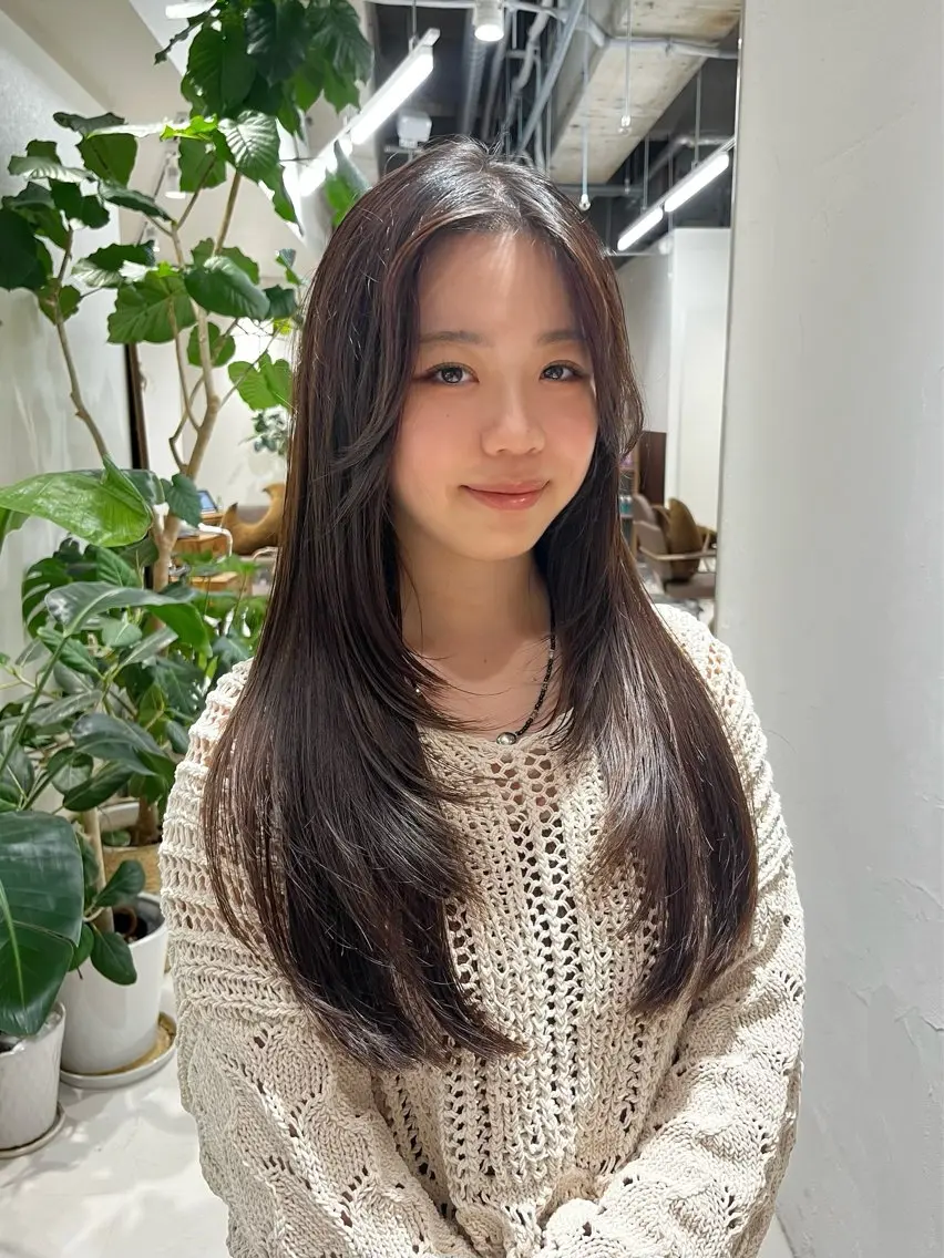 ロング カラー ブラウンカラー オリーブブラウン レイヤーカット カット ヘアカラー トリートメント レイヤーカット/ブラ ウンカラー/河野凜のヘアスタイル