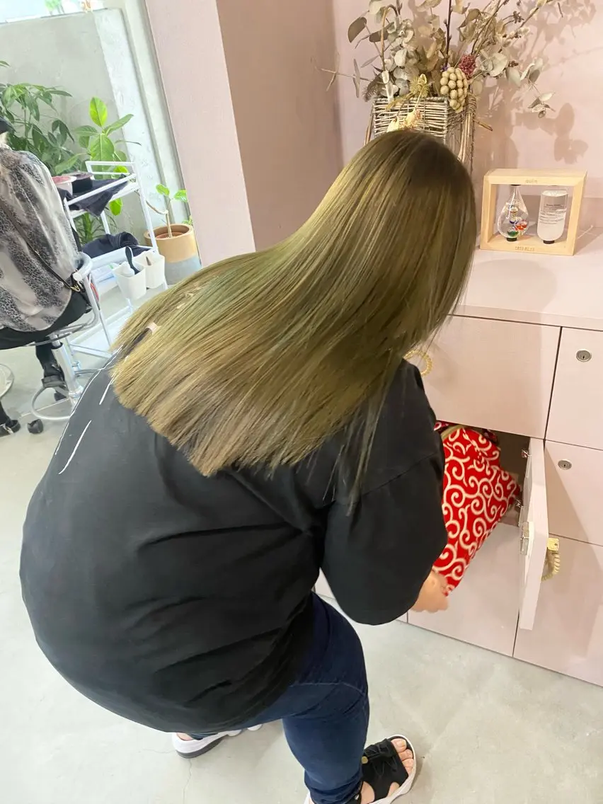 ロング カラー カット ヘアカラー トリートメント 前橋 姫奈のヘアスタイル