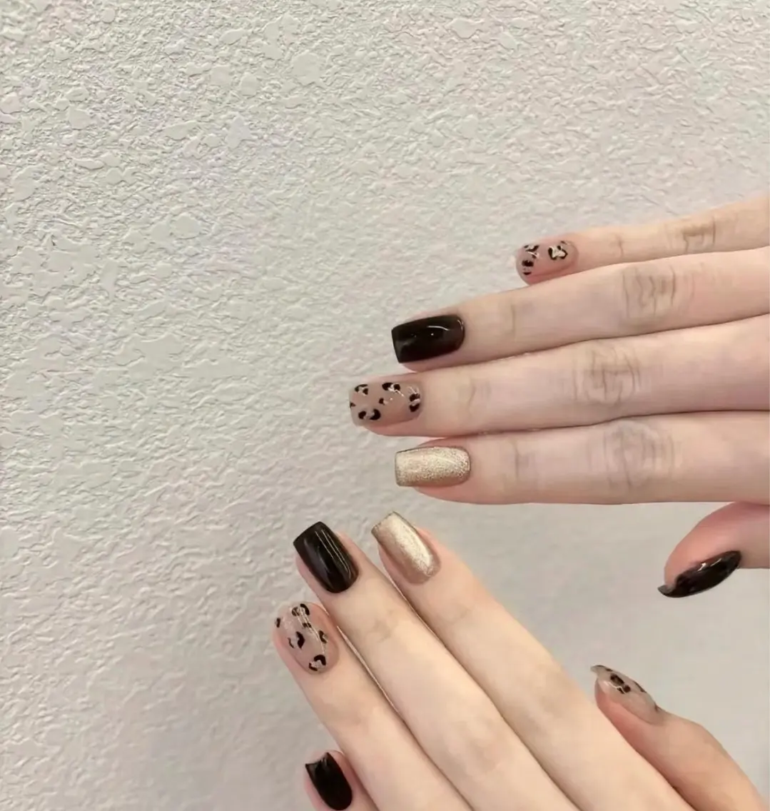 ネイル フレンチネイル ラメ(グリッター) ラメグラデーション マグネットネイル 持ち込み ハンドネイル Unicorn Nail原宿表参道のネイルデザイン