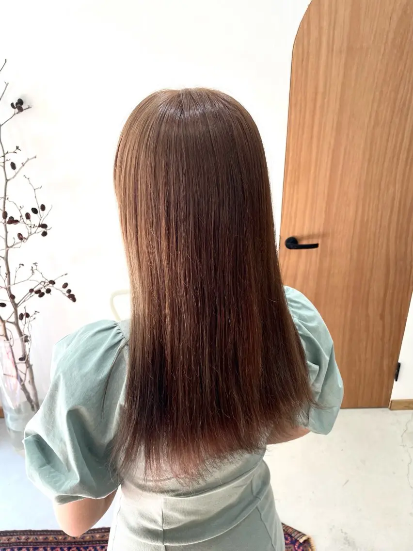 ロング カラー ベージュカラー ブリーチ 透明感カラー ダブルカラー ブリーチなしカラー カット ヘアカラー 慎太朗/パーマ/ボブ /センターパートのヘアスタイル